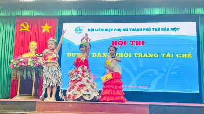 THAM GIA CUỘC THI THỜI TRANG TÁI CHẾ- BẢO VỆ MÔI TRƯỜNG