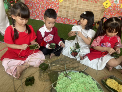 TRƯỜNG MN TUỔI THƠ TỔ CHỨC GÓI BÁNH CHƯNG VÀ LỄ HỘI MỪNG XUÂN GIÁP THÌN 2024.