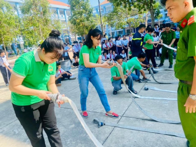 THAM GIA BUỔI HUẤN LUYỆN, KIỂM TRA VÀ CẤP CHỨNG NHẬN HUẤN LUYỆN NGHIỆP VỤ PHÒNG CHÁY, CHỮA CHÁY/ CỨU NẠN, CỨU HỘ 