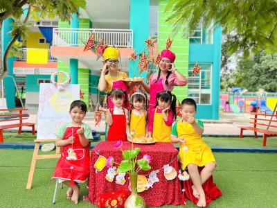 BÉ VUI HỘI TRĂNG RẰM