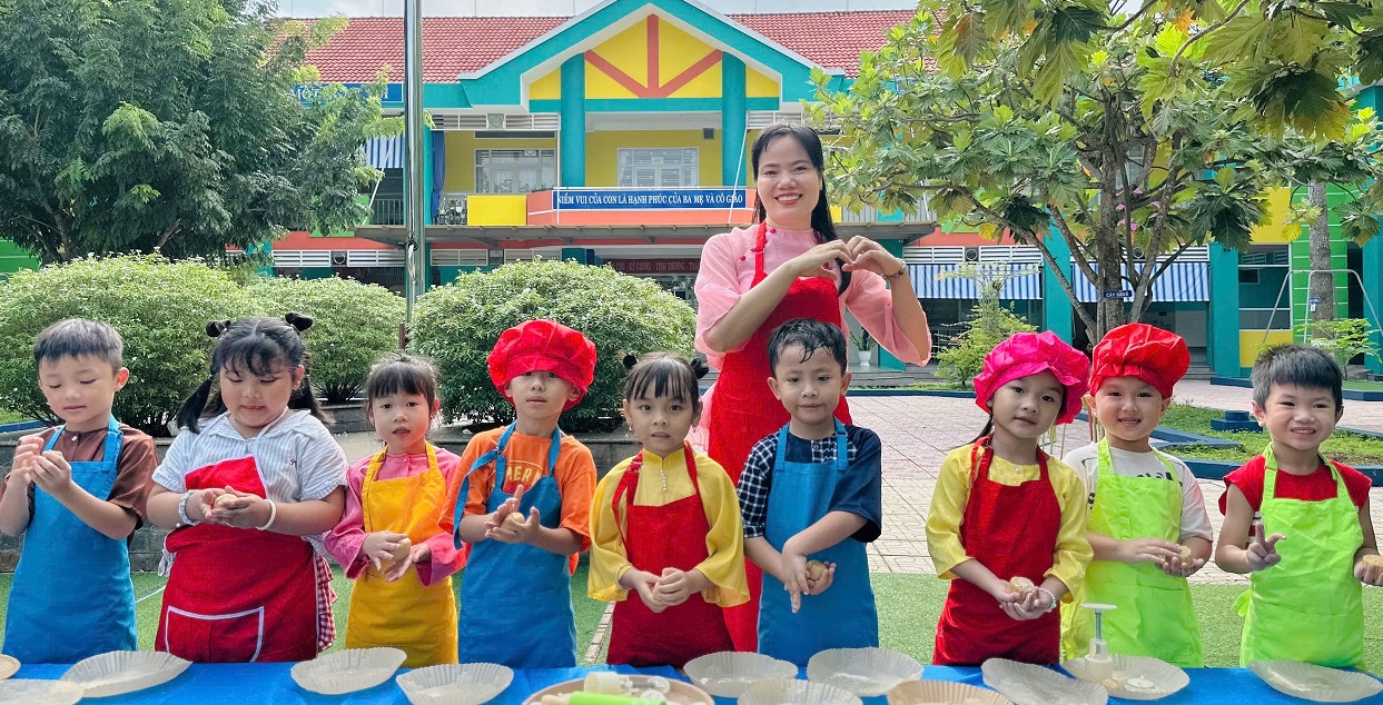 QUẢNG CÁO GIỮA TRANG