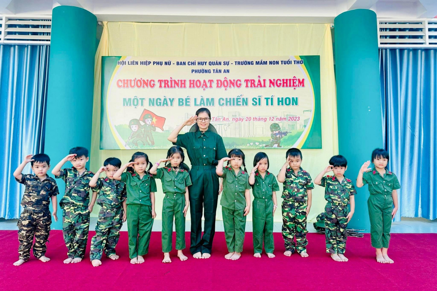 HOẠT ĐỘNG TRẢI NGHIỆM " BÉ LÀM CHÚ BỘ ĐỘI"
