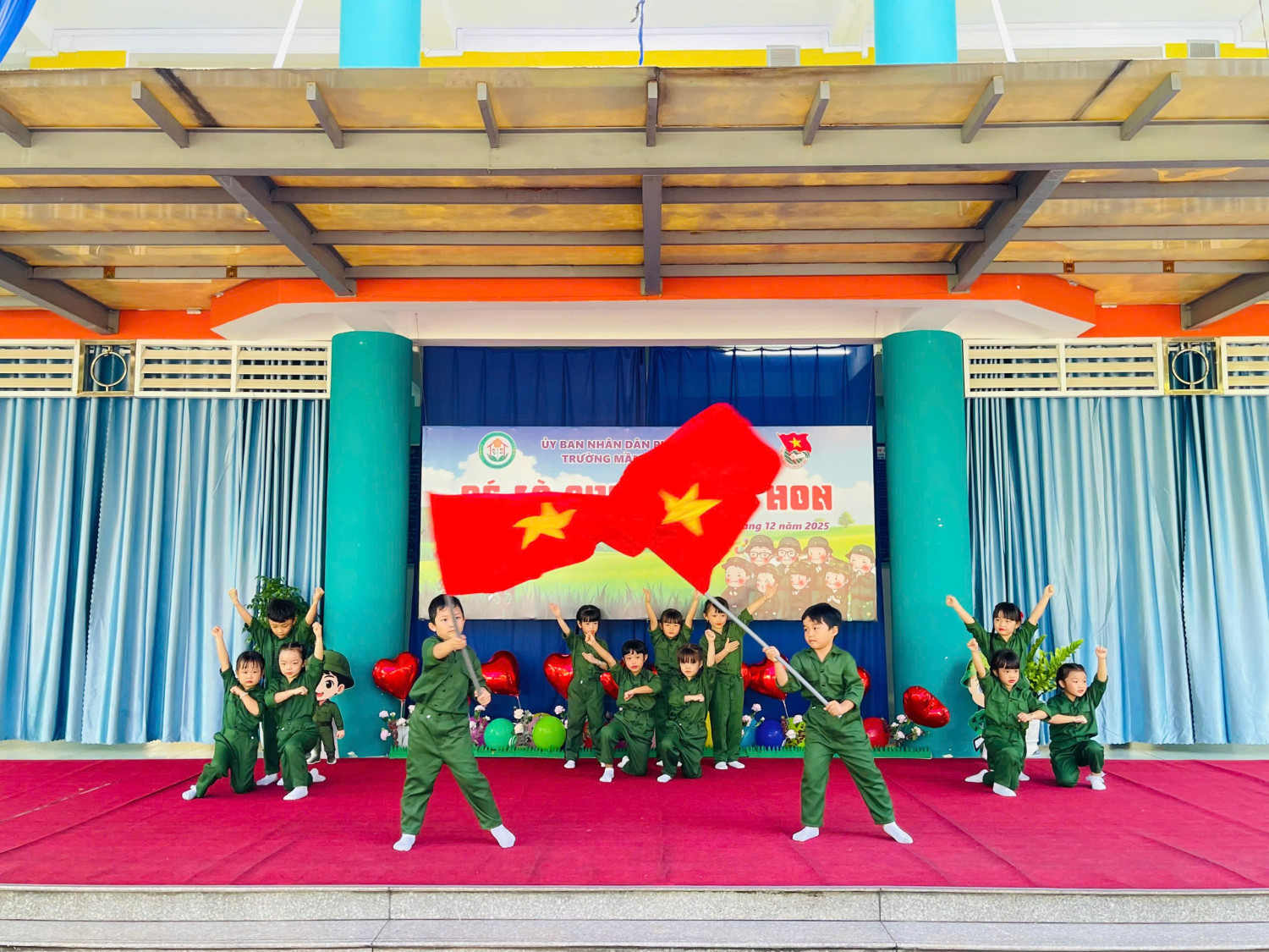 CHÀO MỪNG NGÀY THÀNH LẬP QUÂN ĐỘI NHÂN DÂN VIỆT NAM- BÉ LÀM CHIẾN SĨ TÍ HON